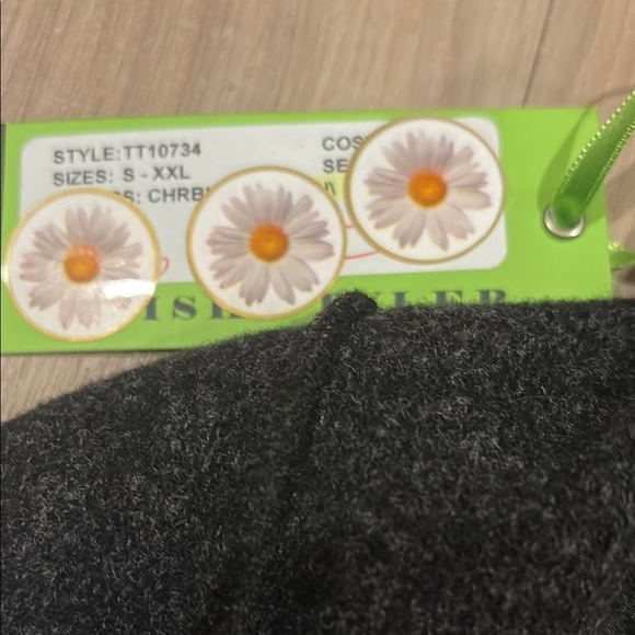 Stylish Black Crew Neck Sweater with Animal Print Details - Picture 2 of 10